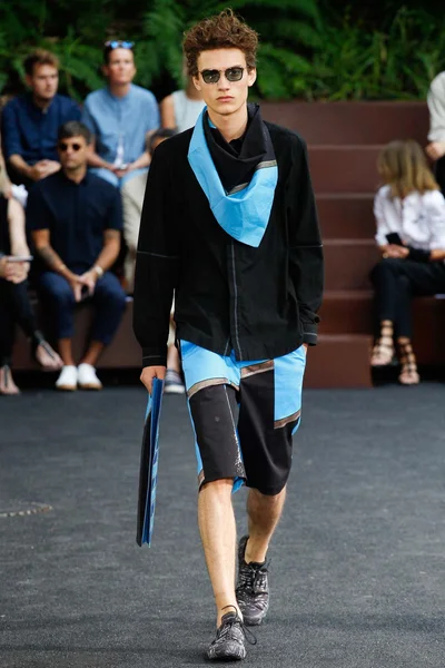 Look 27